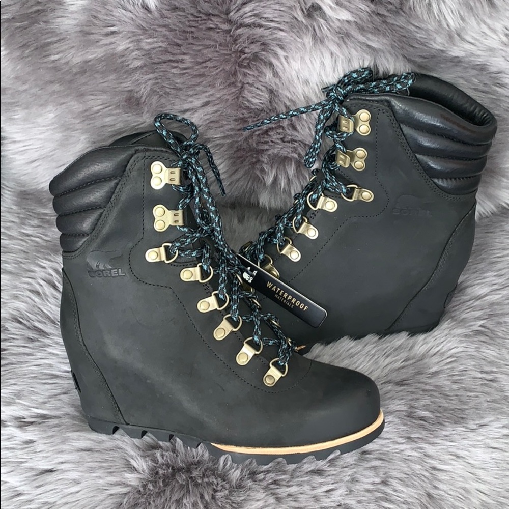 Sorel Conquest Wedge Boots Sz 8